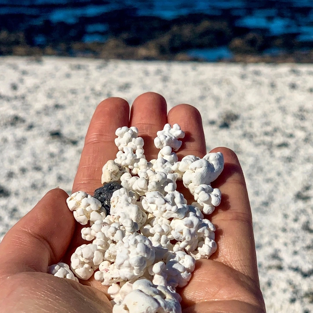 Praia da Pipoca: litoral da Espanha tem areia que parece pipoca